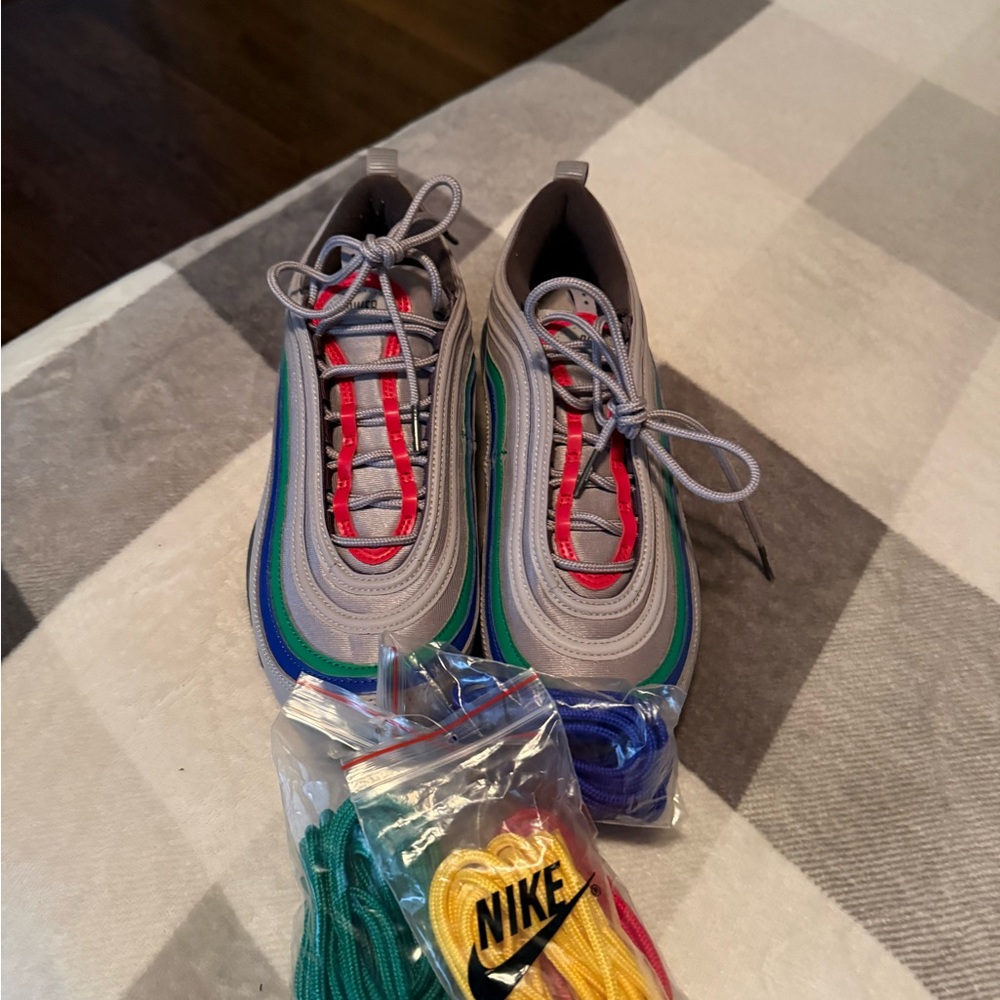 Nike Air Max Gray and Red Sneakers with extra shoelaces